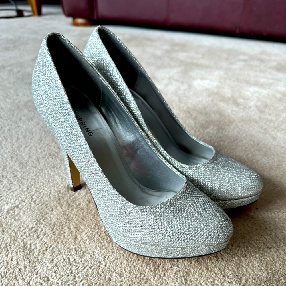 NWOT Call it Spring sparkly heels